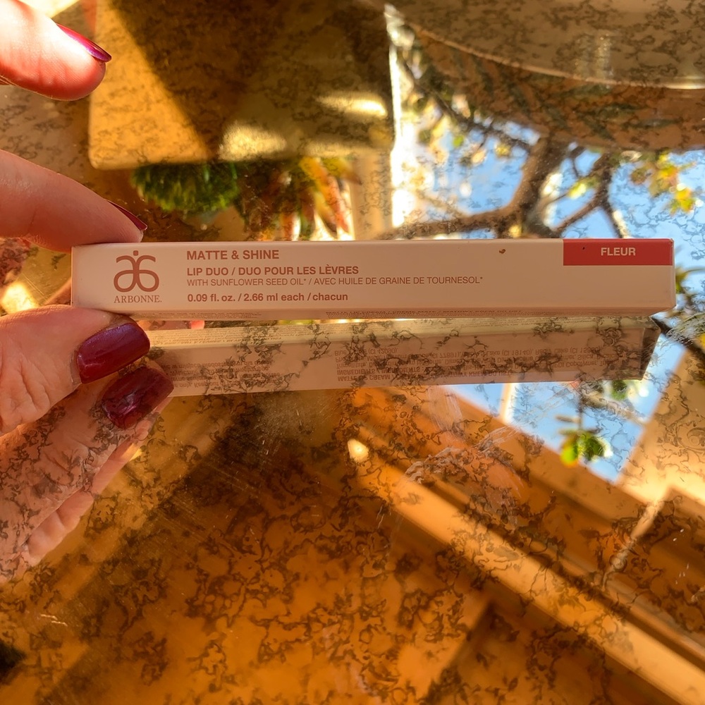 Arbonne Matte & Shine Lip Duo With Sunflower Seed Oil  In FLEUR 0.09oz. NEW